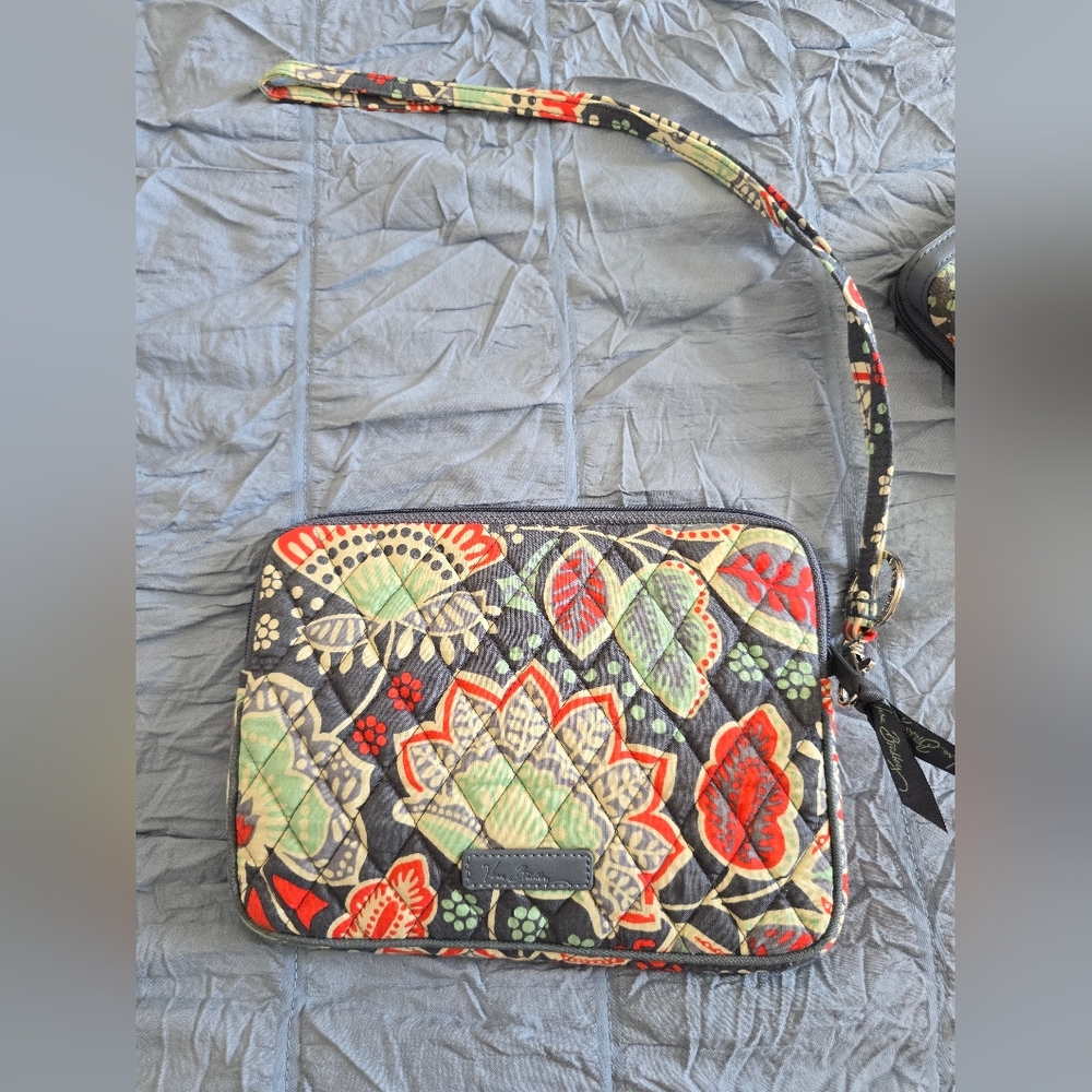 Vera bradley wristlet